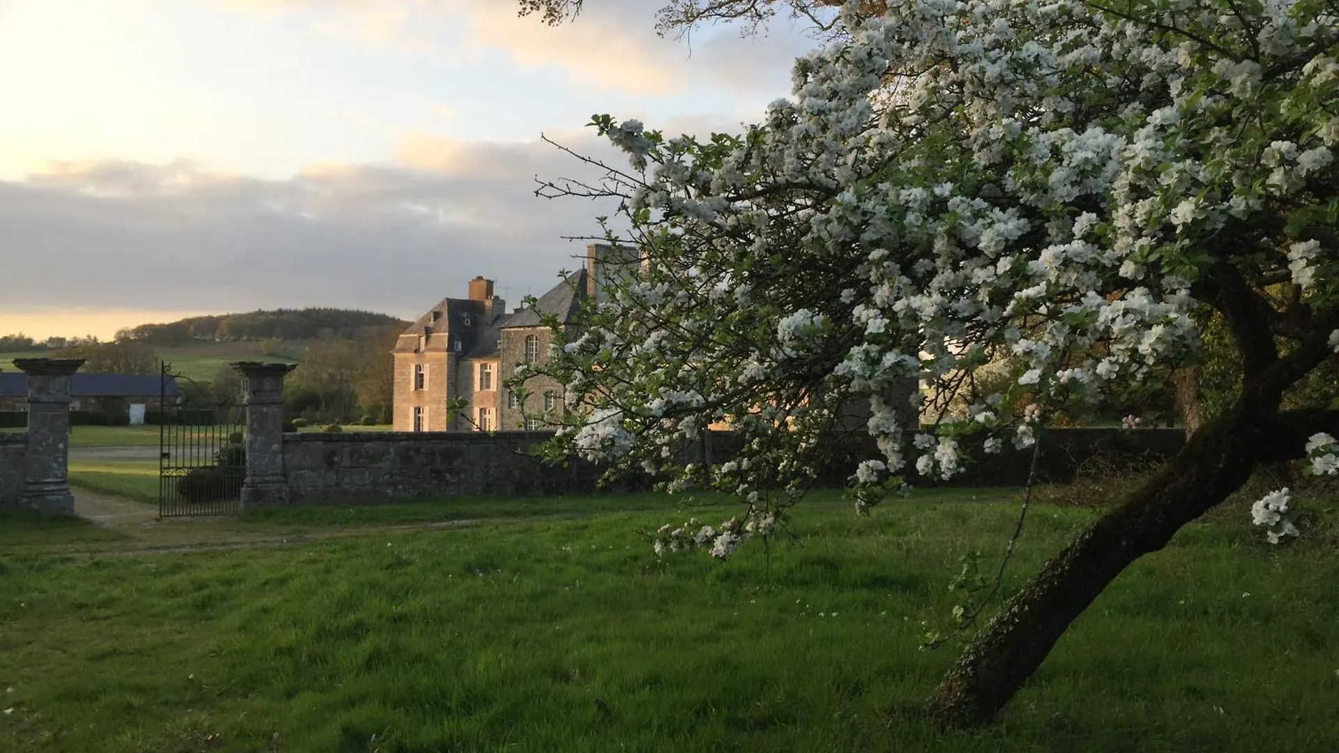 Guest house Domaine De La Motte-Basse Hotel Le Gouray