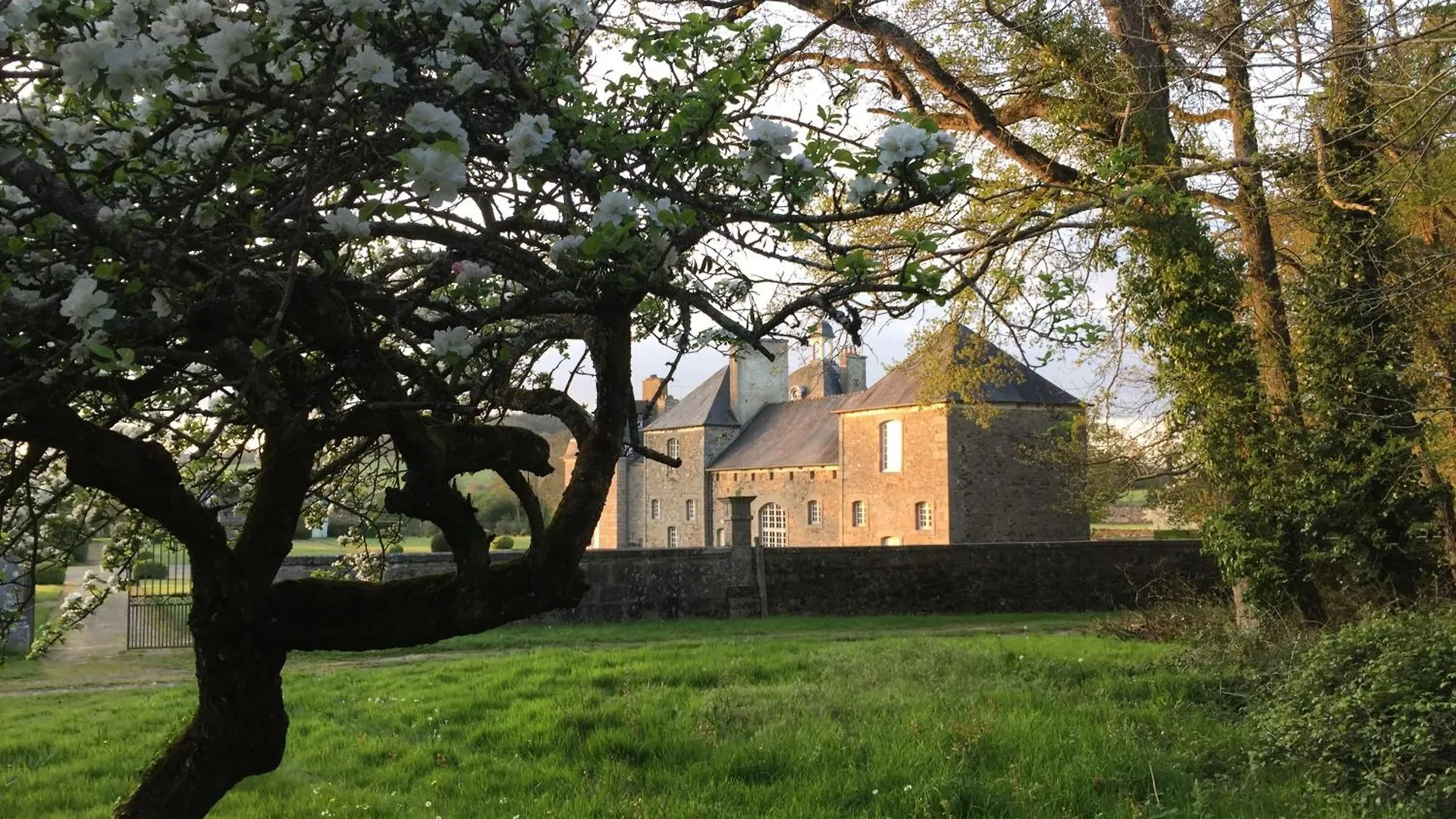 Domaine De La Motte-Basse Hotel Le Gouray France